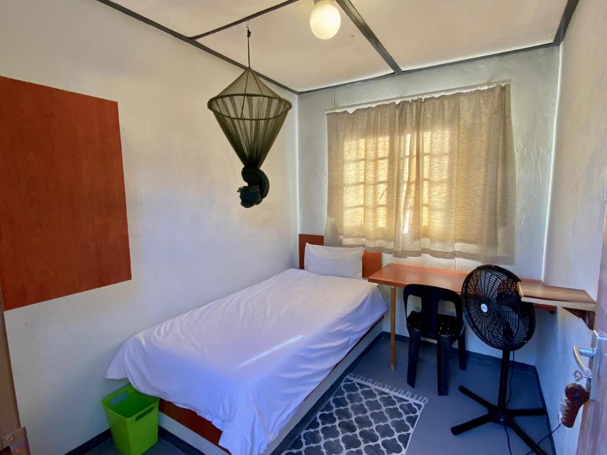 Divundu Guest House ภายนอก รูปภาพ
