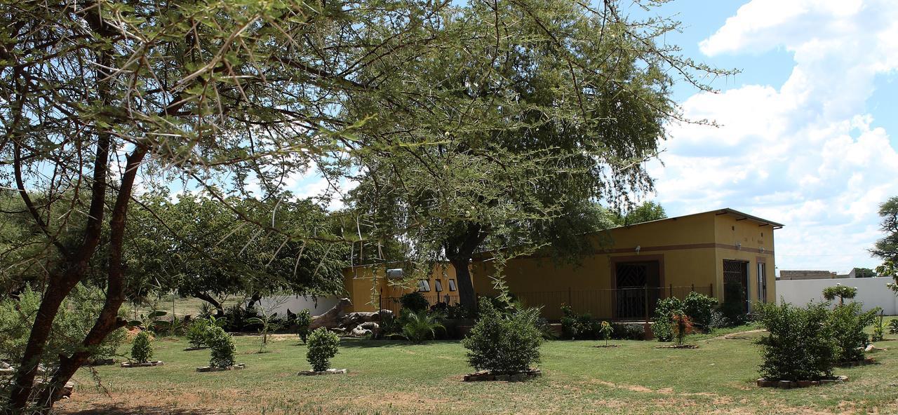 Divundu Guest House ภายนอก รูปภาพ
