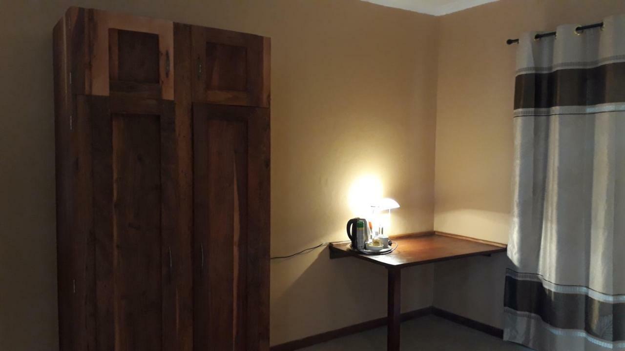 Divundu Guest House ภายนอก รูปภาพ